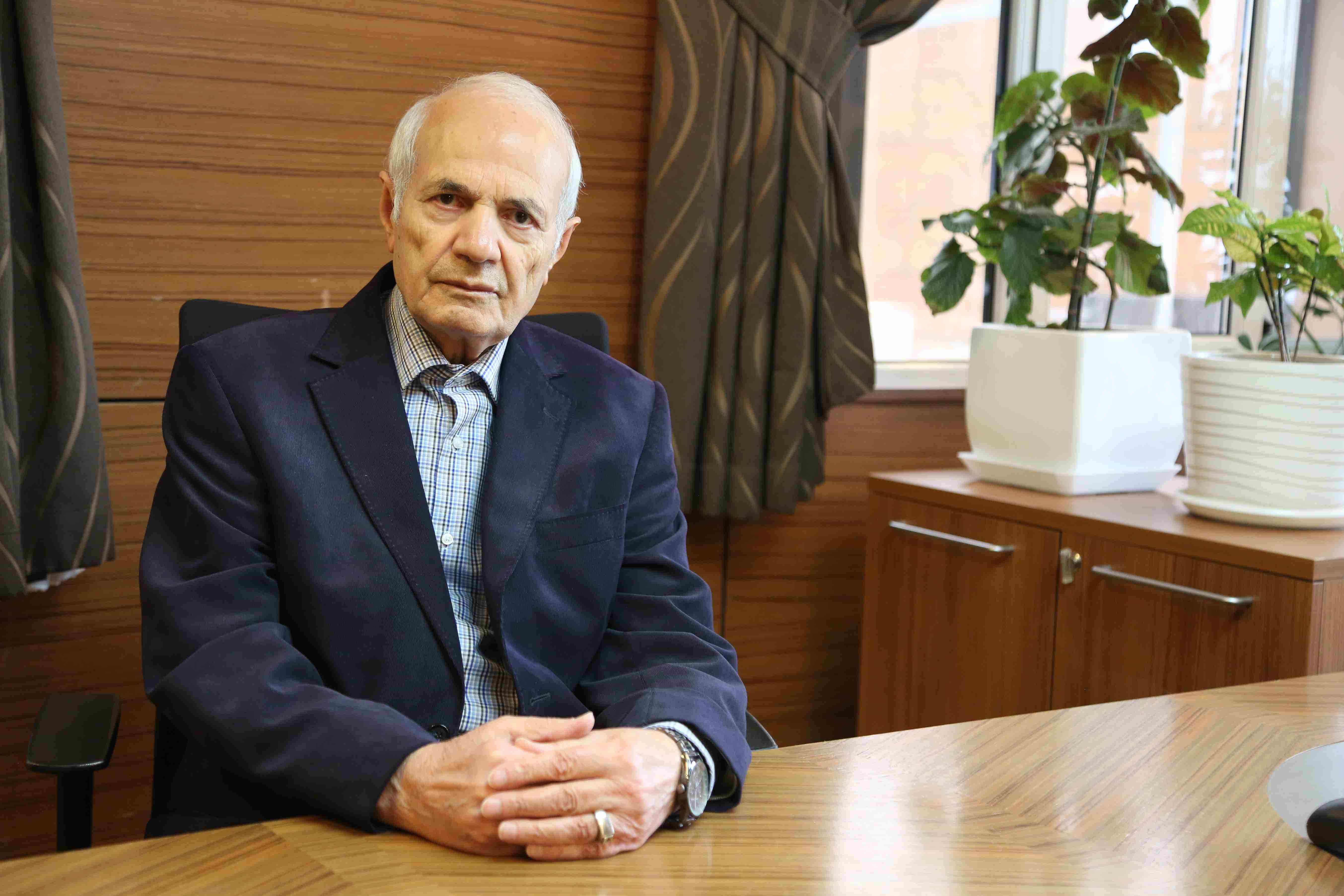 دکتر رضا فرید حسینی